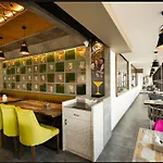 Hotel 7 Treat